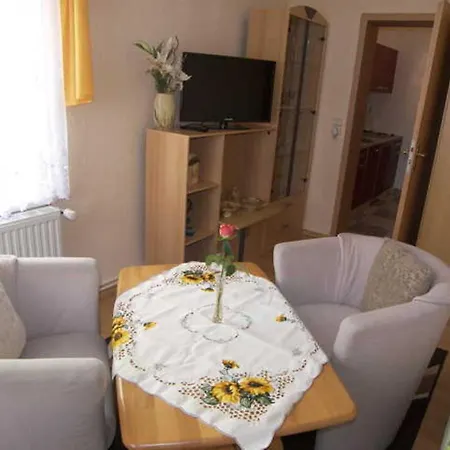 Ferienwohnung Tetek 아파트 *